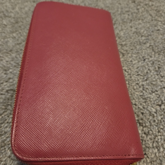 Prada Wallet - Picture 10 of 16